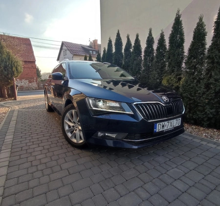 Skoda Superb cena 79900 przebieg: 170000, rok produkcji 2019 z Leśna małe 781